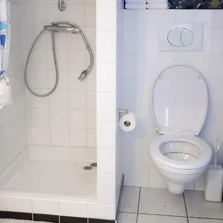 With New Kitchen, Non-smoking Apartment *