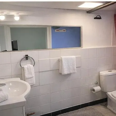 With New Kitchen, Non-smoking Apartment *